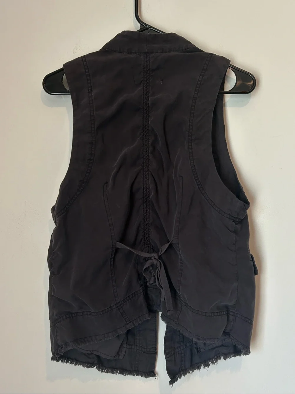 We The Free Women’s Large Charcoal Dark Gray Vest - Picture 2 of 2